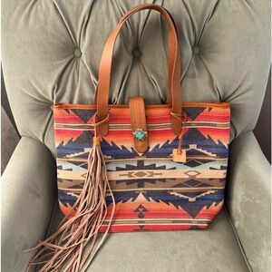 “ARIAT” Aztec print handbag
